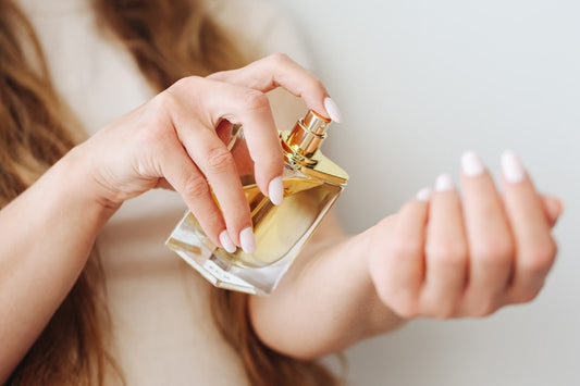 Jak utrwalić zapach perfum? 5 sprawdzonych sposobów
