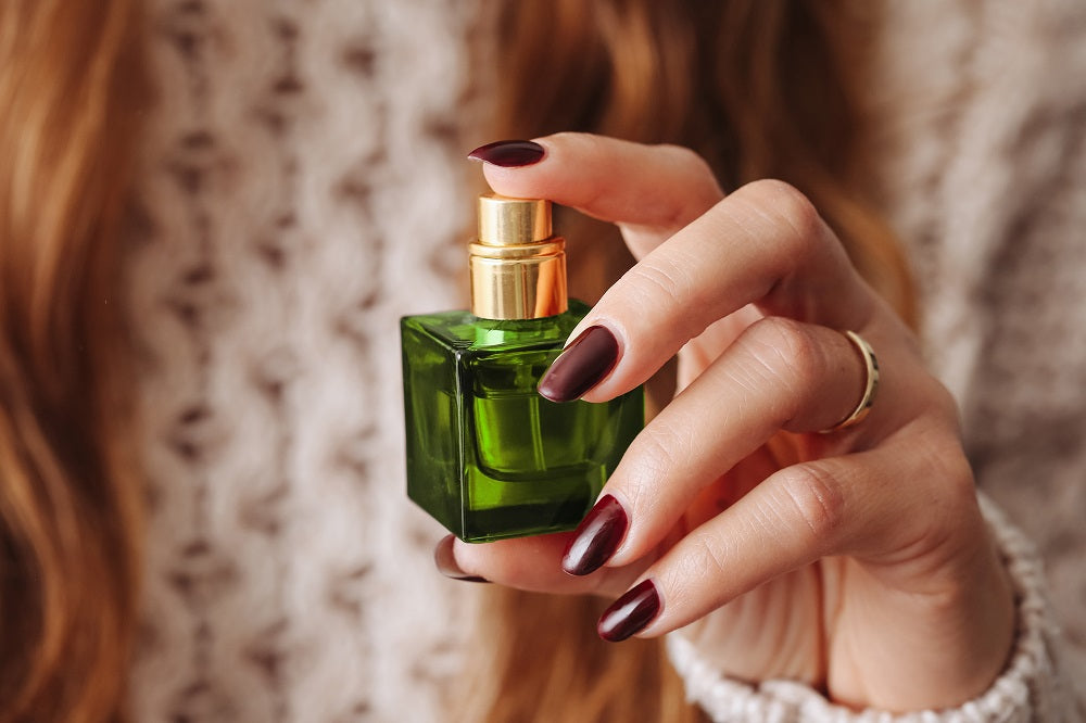 Jakie perfumy na prezent? Przewodnik po zapachach dla niej i dla niego